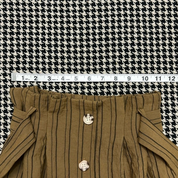 4/$15 | H&M | High Waisted Pinstripe Paperbag Skirt - Picture 11 of 12